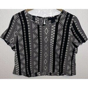 BEWARE Crop Top Geometric Design Women Sz Large Black White